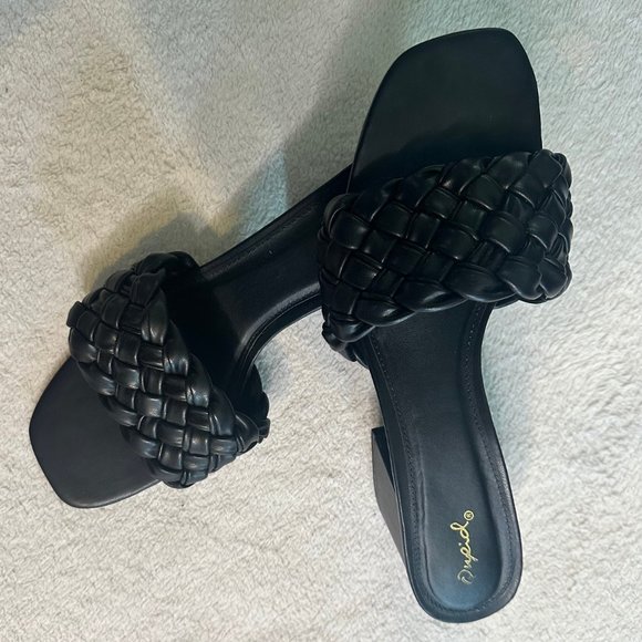 Black Leather Woven Slip-on Heels - Picture 3 of 3